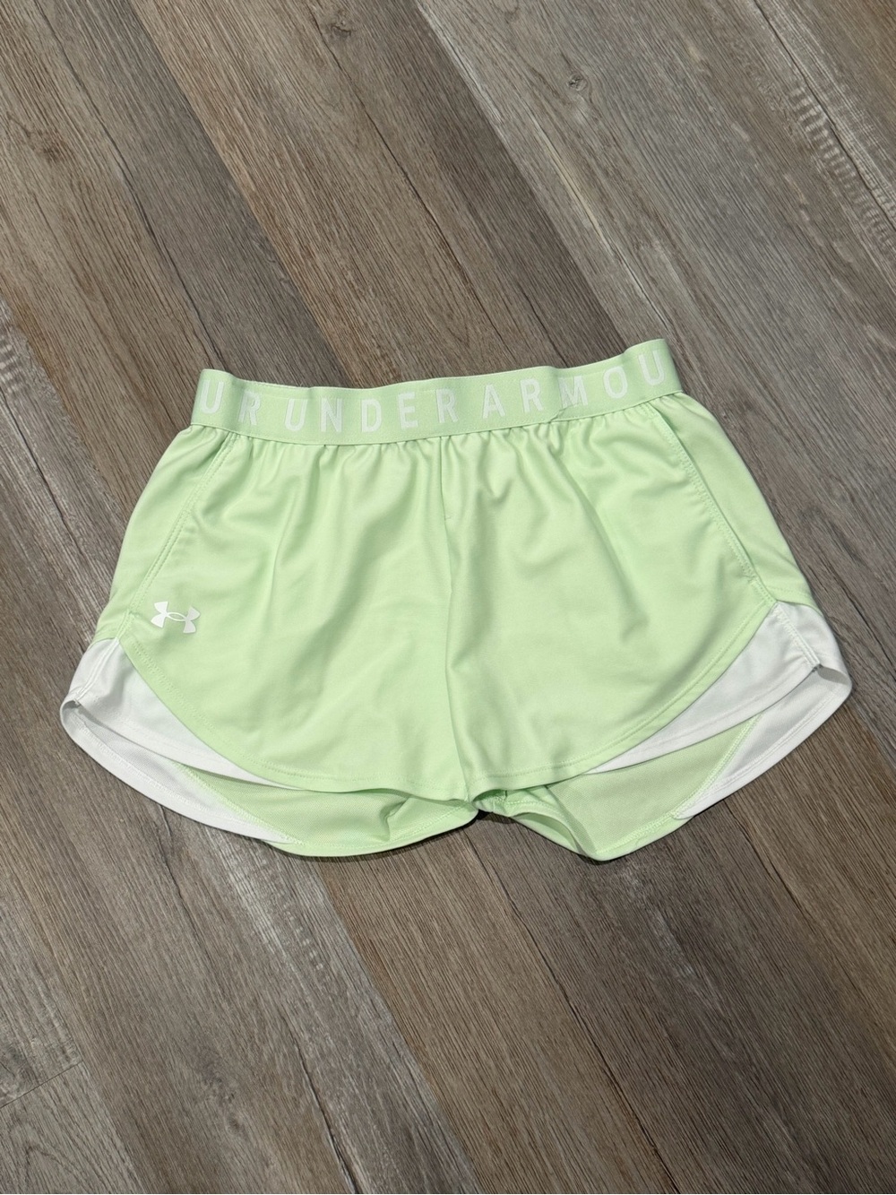 Under Armour Women's Light Green Athletic Shorts. Size Small